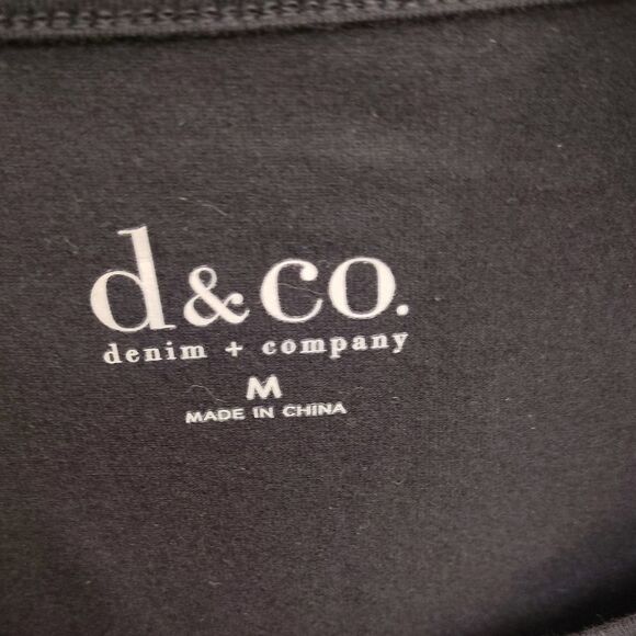 Denim&Co Black Graphic Blouse - Picture 2 of 3